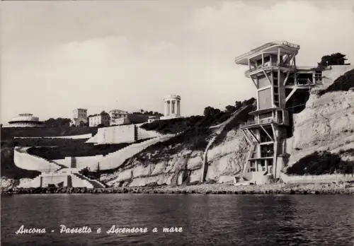 #ANCONA: MEERDURCHGANG UND AUFZUG