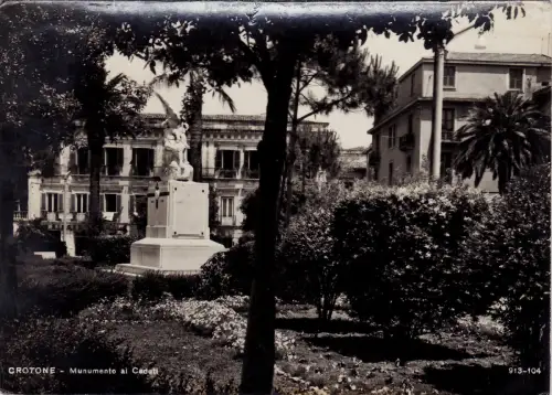 #CROTONE: DENKMAL FÜR DIE GEFALLENEN