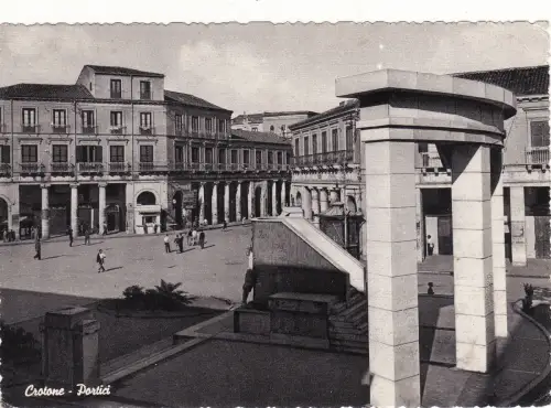 #CROTONE: PORTICI