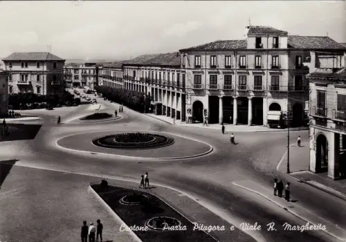 #CROTONE: PIAZZA PYTHAGORA E VIALE R. MARGHERITA