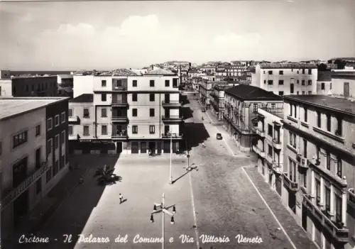 #CROTONE: DER GEMEINDEPALAST UND DIE VIA VITTORIO VENETO