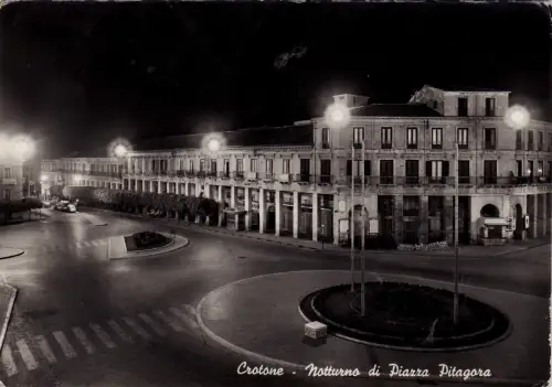 #CROTONE: NIGHTNO DI PIAZZA PYTHAGORA