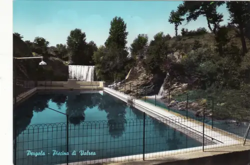 #PERGOLA: Schwimmbad von Valrea