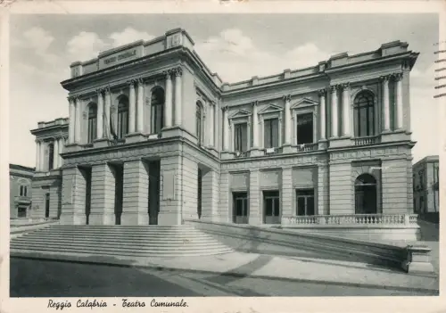#REGGIO CALABRIA: STÄDTISCHES THEATER