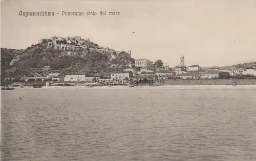 CUPRA MARITTIMA - Panorama vom Meer aus gesehen