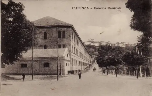 #LEISTUNG: BASILIKATA-KASERNE
