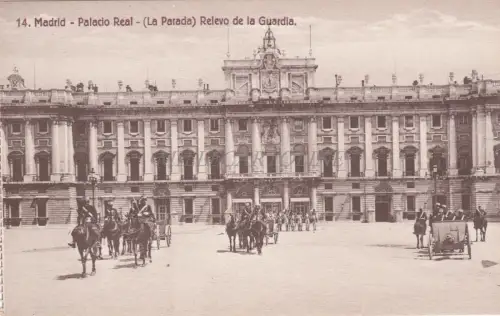 SPANIEN - Madrid - Palacio Real - (La Parada) Relevo de la Guardia