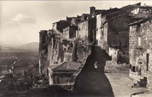 #ORVIETO: DIE TÜRBASTIONEN DES STEINBRUCHS