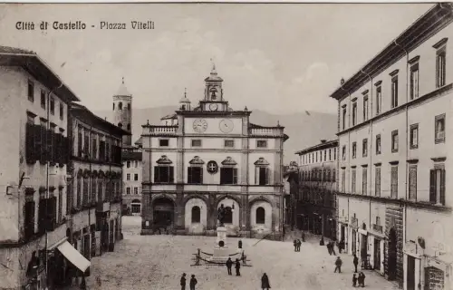 #SCHLOSSSTADT: PIAZZA VITELLI