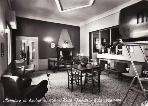 #MONTELUCO DI SPOLETO: HOTEL FERRETTI - WOHNZIMMER