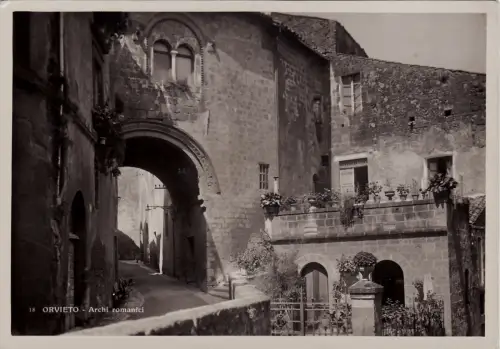 #ORVIETO: ARCHI ROMANICI