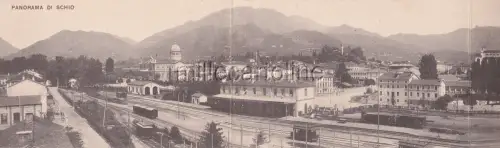 * SCHIO - Dreifach aufklappbare Postkarte - Bahnhof mit Gleisen und Bahnen 1916