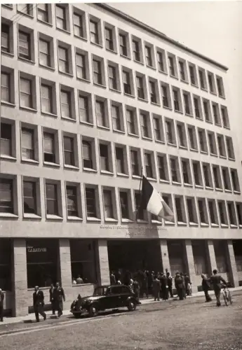 #TURIN: FOTO - WARENTASCHE - FÜR EINEN ZEITUNGSARTIKEL VORAUS!