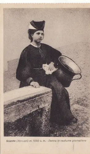 #SCAN: DAMEN IM TAGESANZUG