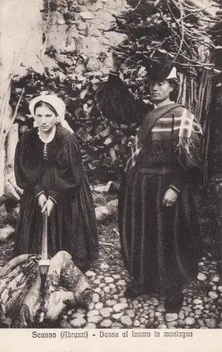 #SCAN: KOSTÜM - FRAUEN BEI DER BERGARBEIT