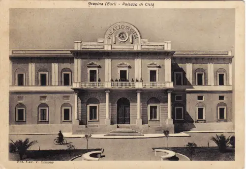 #GRAVINA: STADTPALAST