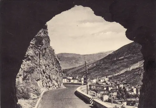 #ANTWERPEN DER ABRUZZEN: PANORAMA VOM TUNNEL AUS GESEHEN