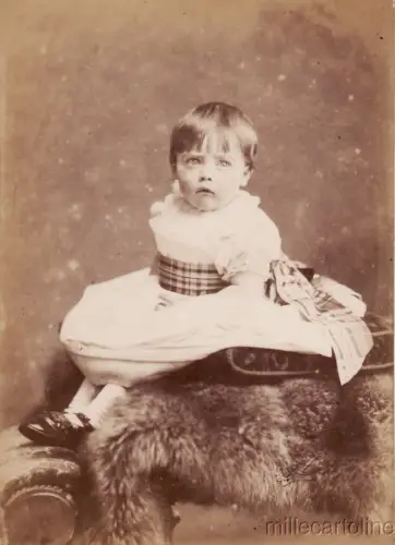 * CORPS DRAMATIQUE KNOLLS HOUSE - Cabinet Photo - Baby