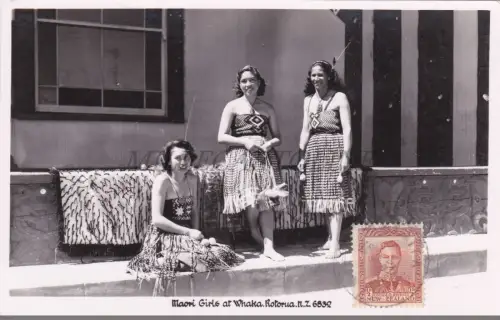 NEUSEELAND - Maori Girls at Whaka, Rotorua, Foto Postkarte