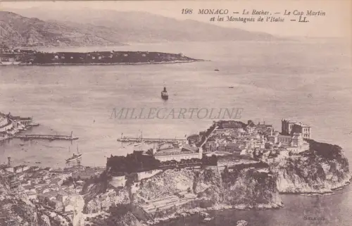 FRANKREICH - Monaco - Le Rocher - Cap Martin und die Berge Italiens