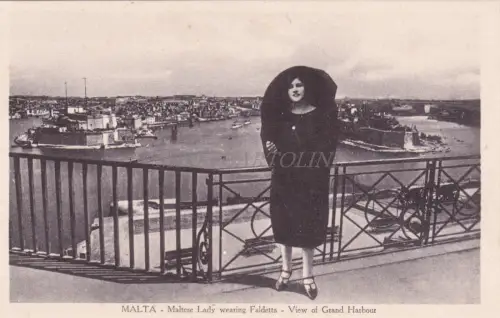 MALTA - Maltesische Dame mit Faldetta, Postkarte