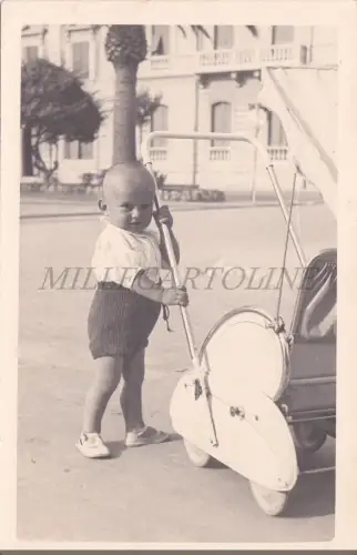 VIAREGGIO - Kind mit Kinderwagen, Foto Postkarte