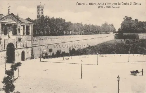 LUCCA - Stadtmauer mit dem Peterstor