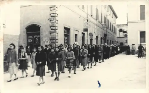 FOLIGNO - Frauen in Prozession - Fotokarte Kardinäle