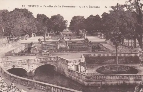 FRANKREICH - Nimes - Jardin de la fontaine, Gesamtansicht