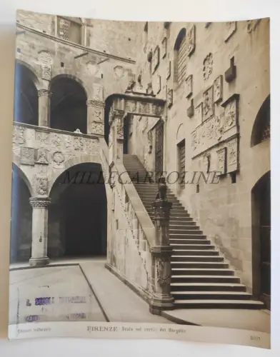 FLORENZ - Treppe im Innenhof von Bargello, Foto