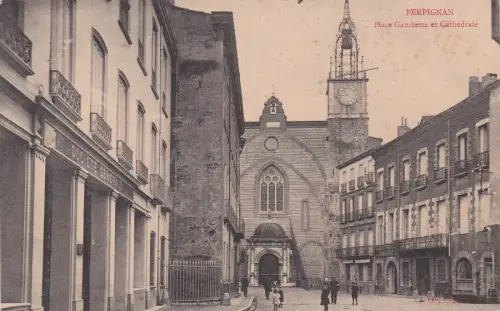 FRANKREICH - Perpignan, Place Gambetta und Kathedrale