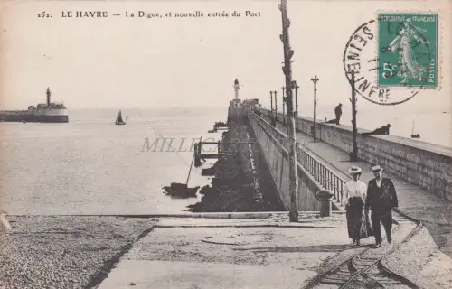 FRANKREICH - Le Havre, La Deich und neue Hafeneinfahrt