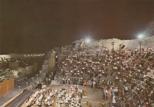 ISRAEL - Cäsarea, das römische Theater bei einer Aufführung