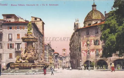 TRENTO - Piazza Vittorio Emanuele III und Via R. Belenzani