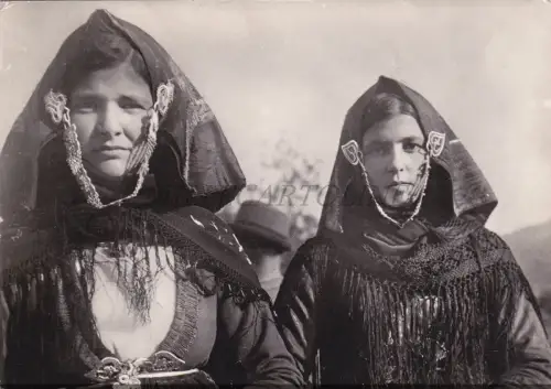 VILLAGRANDE - Bäuerin in traditionellen sardischen Kostümen, Postkarte 1950