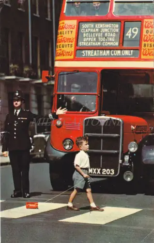 ENGLAND - London, Polizist im Punktdienst, Postkarte 1973 Bus