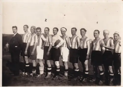 FUSSBALL - Rom Monte Sacro Sportgruppe um 1930 Kleines Foto mit Text