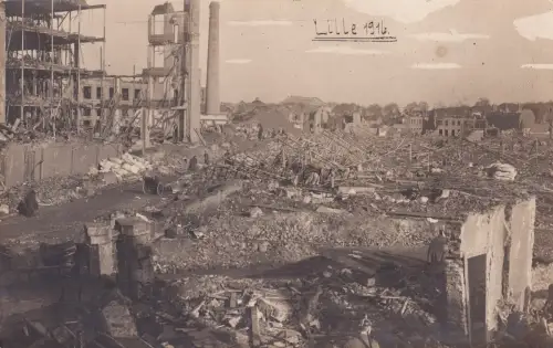 WWI - Lille Frankreich 1916 Explosion - Echtfoto Postkarte - Deutscher Text 2 Batt.