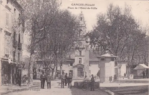 FRANKREICH - Ganges, Place de l'Hotel de Ville, Postkarte