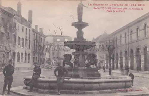 FRANKREICH - Raon L'Etape, von Allemandes bombardiert, Places Jules Ferry, Postkarte WWI