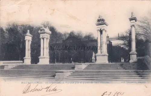 SPANIEN - Madrid - Eintritt in den Park über den Paseo de las Statuas