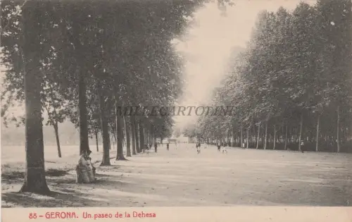 SPANIEN - Girona - Un Paseo de la Dehesa