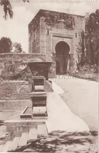 SPANIEN - Granada - Alhambra - Säule Karls V. und Torre de la Justicia