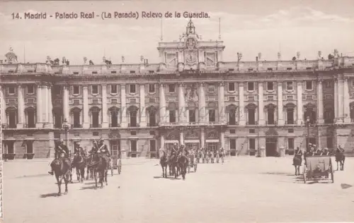 SPANIEN - Madrid - Königspalast - (La Parada) Wachrelief