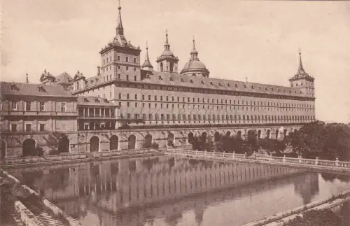 SPANIEN - El Escorial - Teich des Gartens