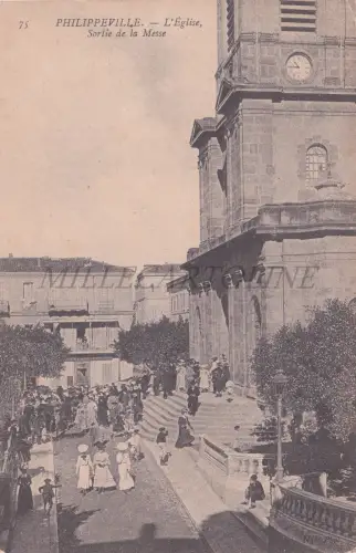 BELGIEN - Philippeville, L'Eglise, Sortie de la Messe, Postkarte