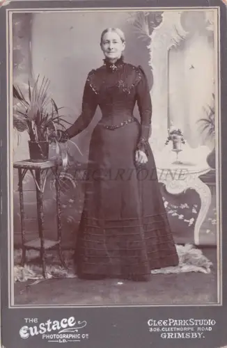 KABINETTFOTO - UK, alte Frau, The Eustace Photographic Co., Grimsby