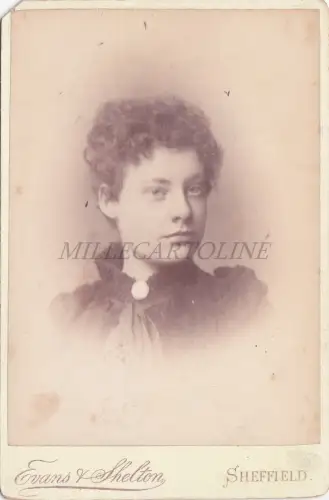 KABINETTFOTO - UK, Frau, Evans & Shelton, Sheffield