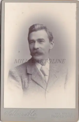 KABINETTFOTO - UK, Man, Sellman & Co., Huddersfield