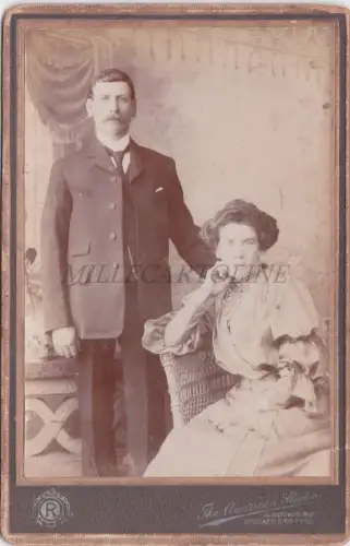 KABINETTFOTO - UK, junges Paar, The American Studio, Newcastle-on-Tyne